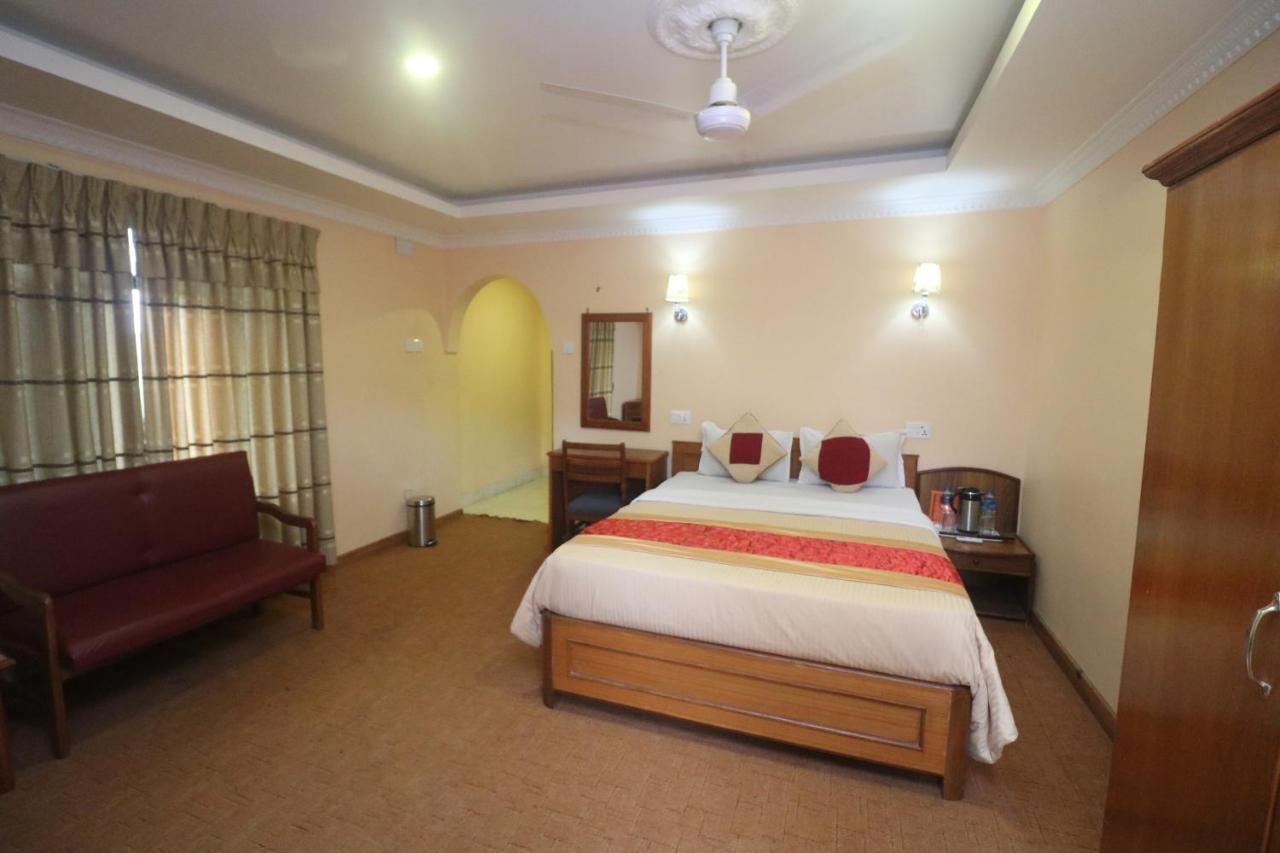 Hotel Wildlife Camp Sauraha Luaran gambar