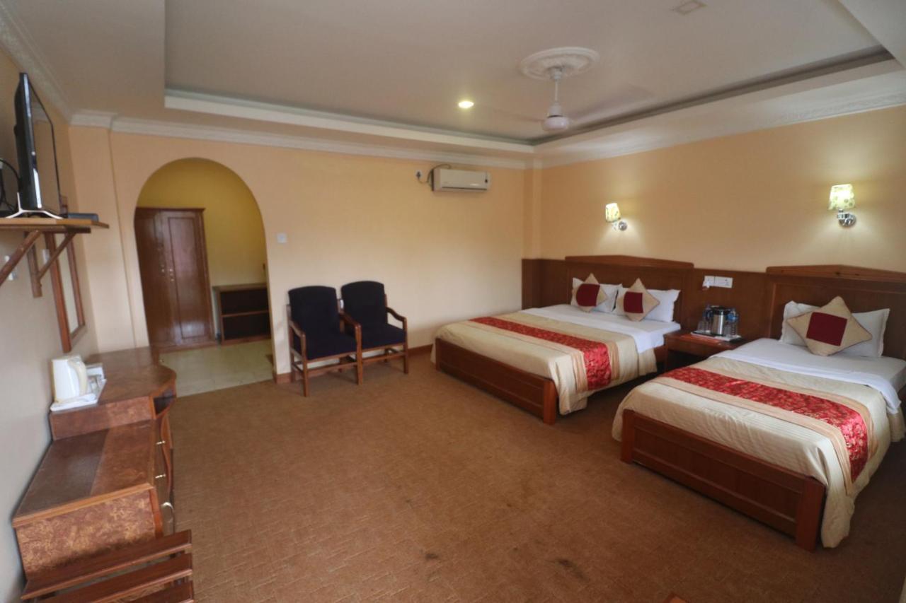 Hotel Wildlife Camp Sauraha Luaran gambar