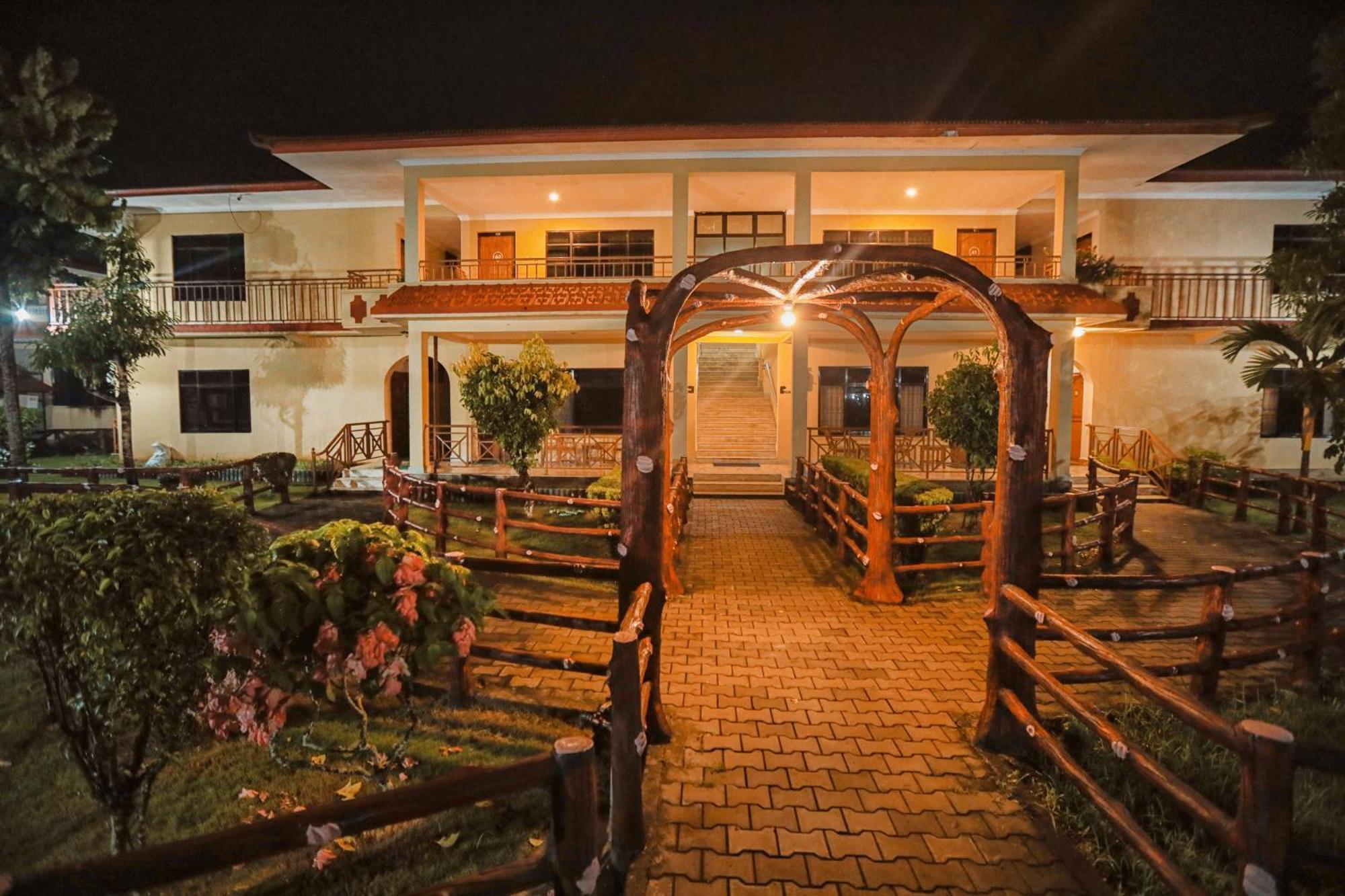 Hotel Wildlife Camp Sauraha Luaran gambar