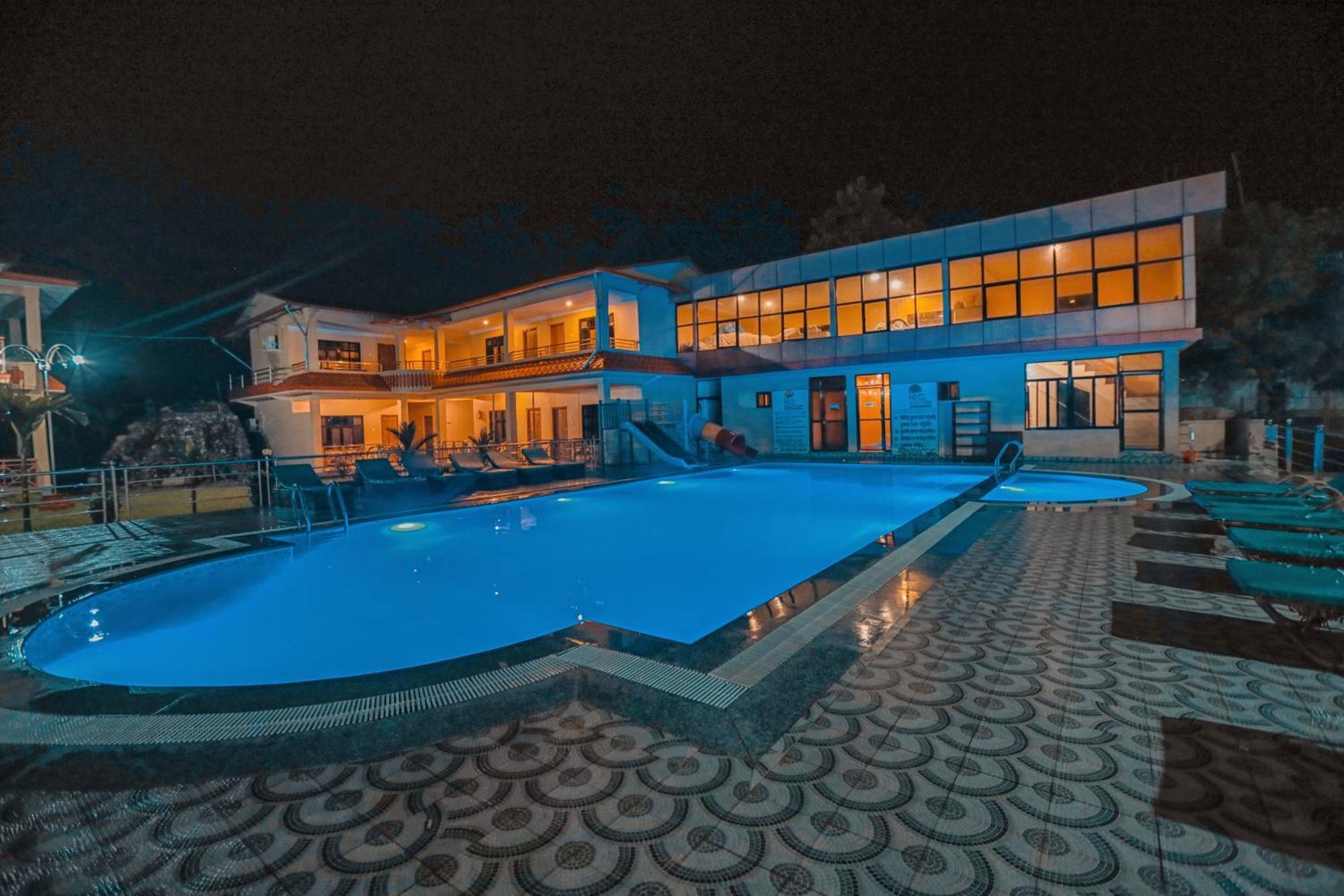 Hotel Wildlife Camp Sauraha Luaran gambar