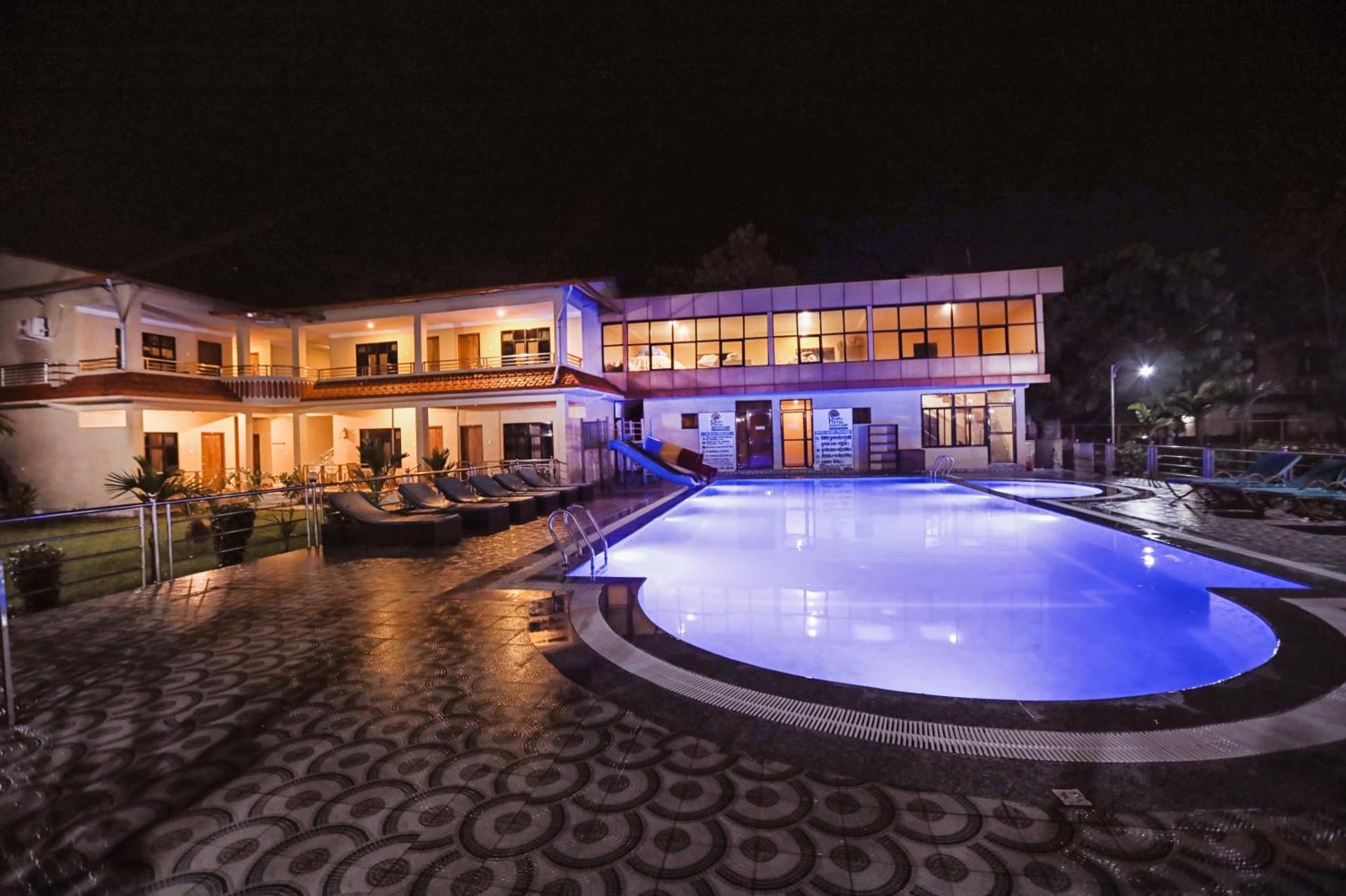 Hotel Wildlife Camp Sauraha Luaran gambar