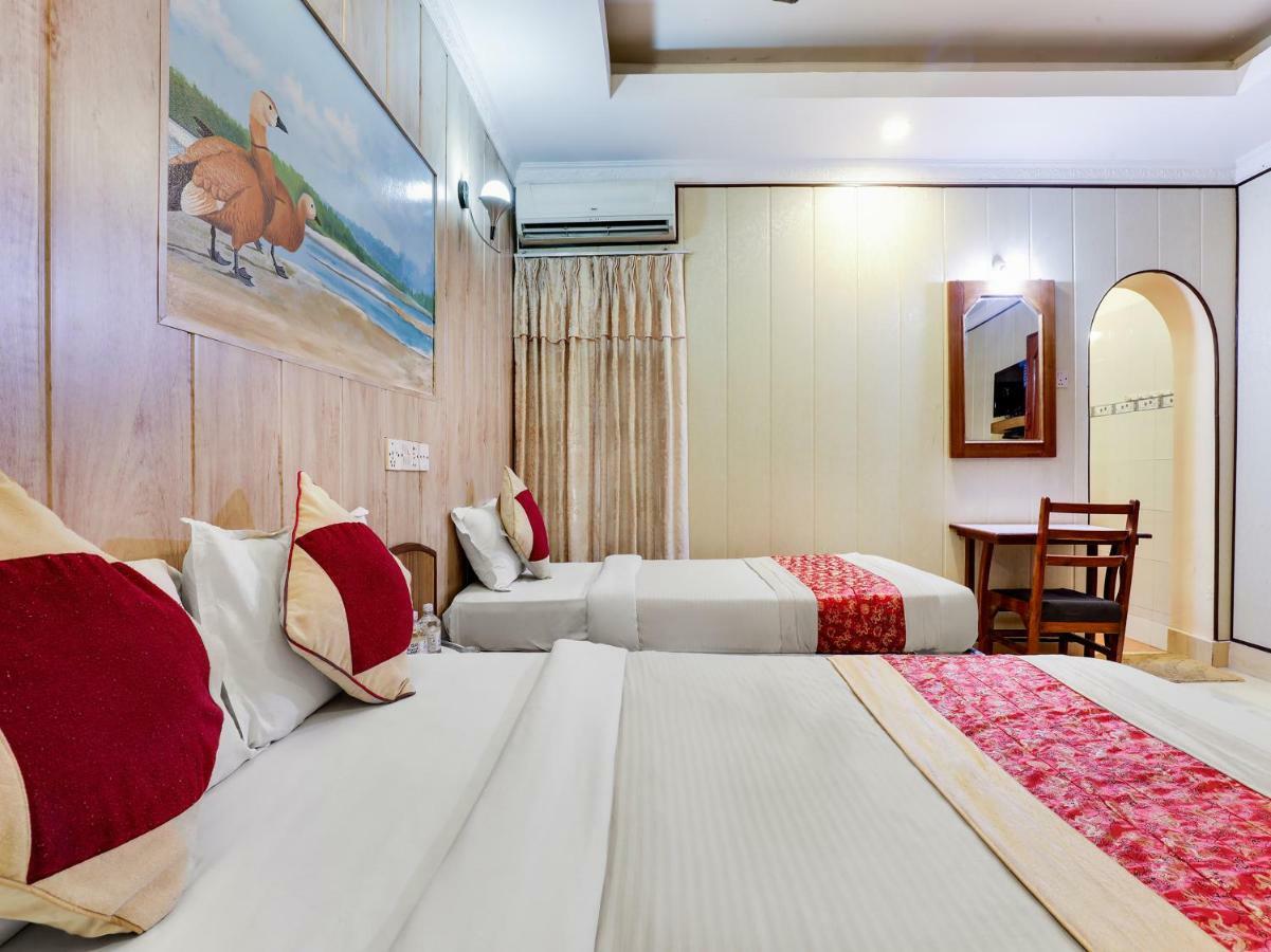 Hotel Wildlife Camp Sauraha Luaran gambar
