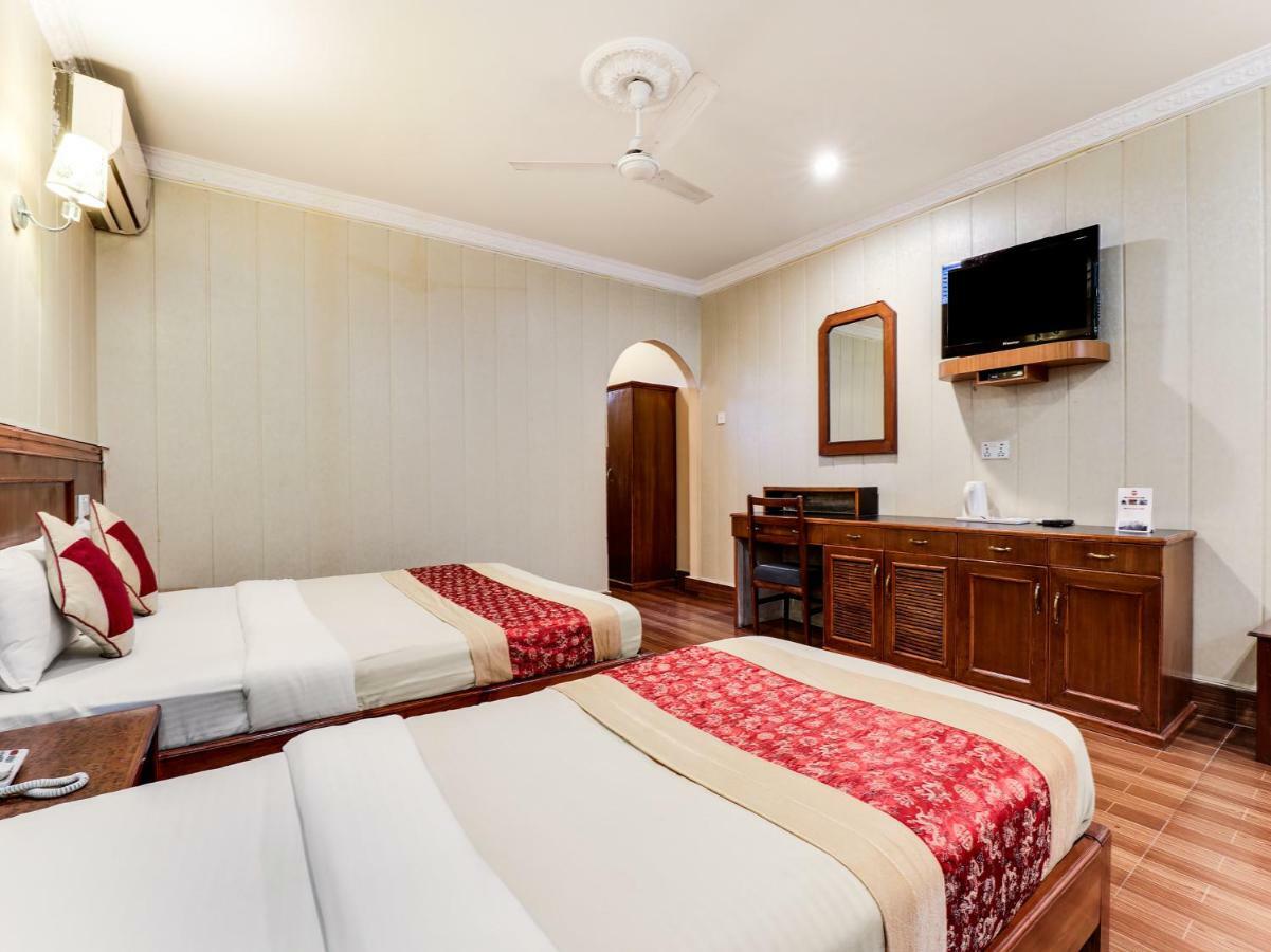 Hotel Wildlife Camp Sauraha Luaran gambar