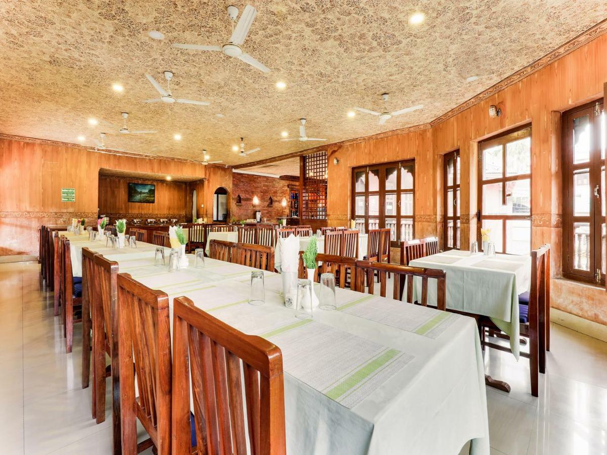Hotel Wildlife Camp Sauraha Luaran gambar