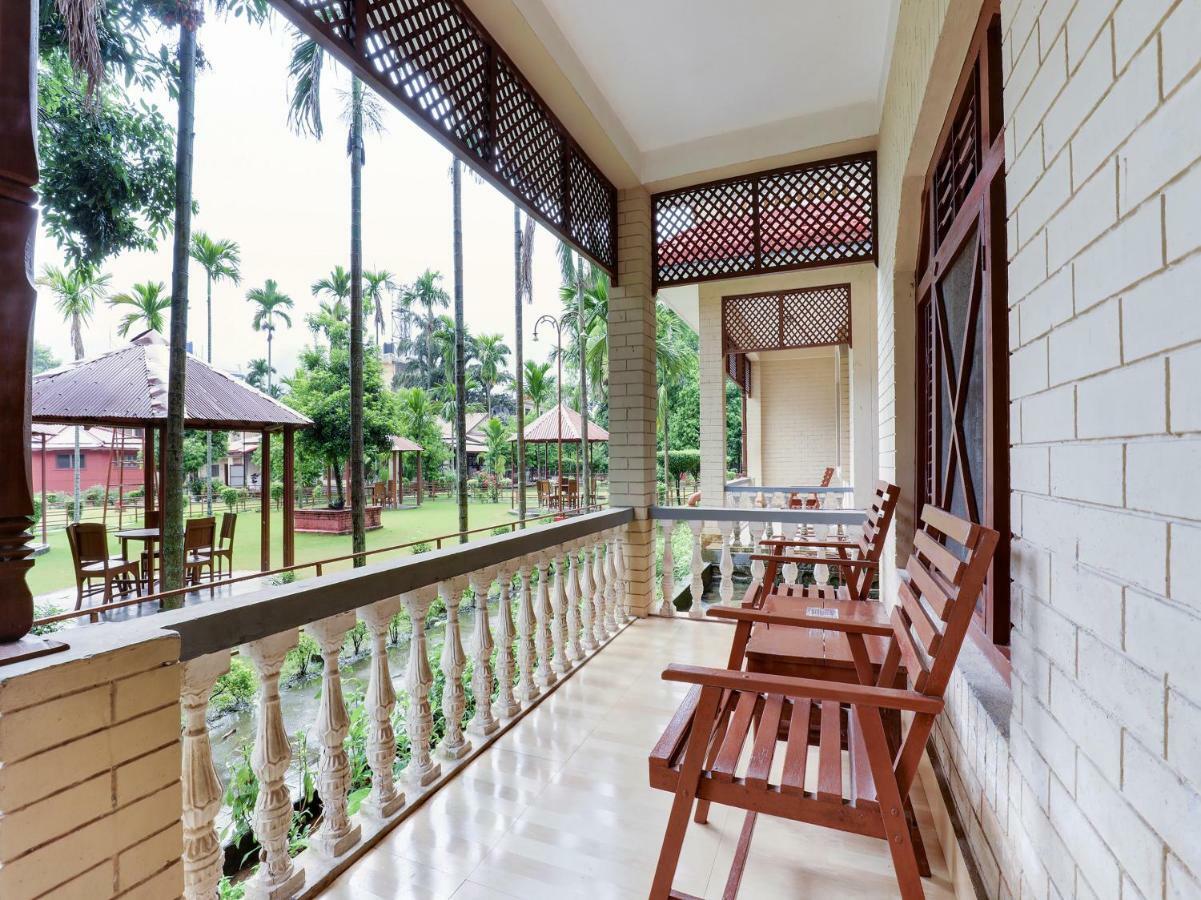 Hotel Wildlife Camp Sauraha Luaran gambar
