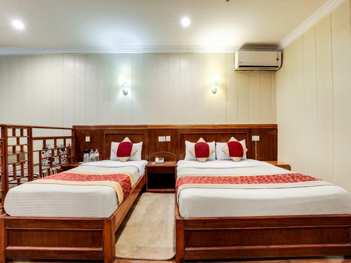 Hotel Wildlife Camp Sauraha Luaran gambar