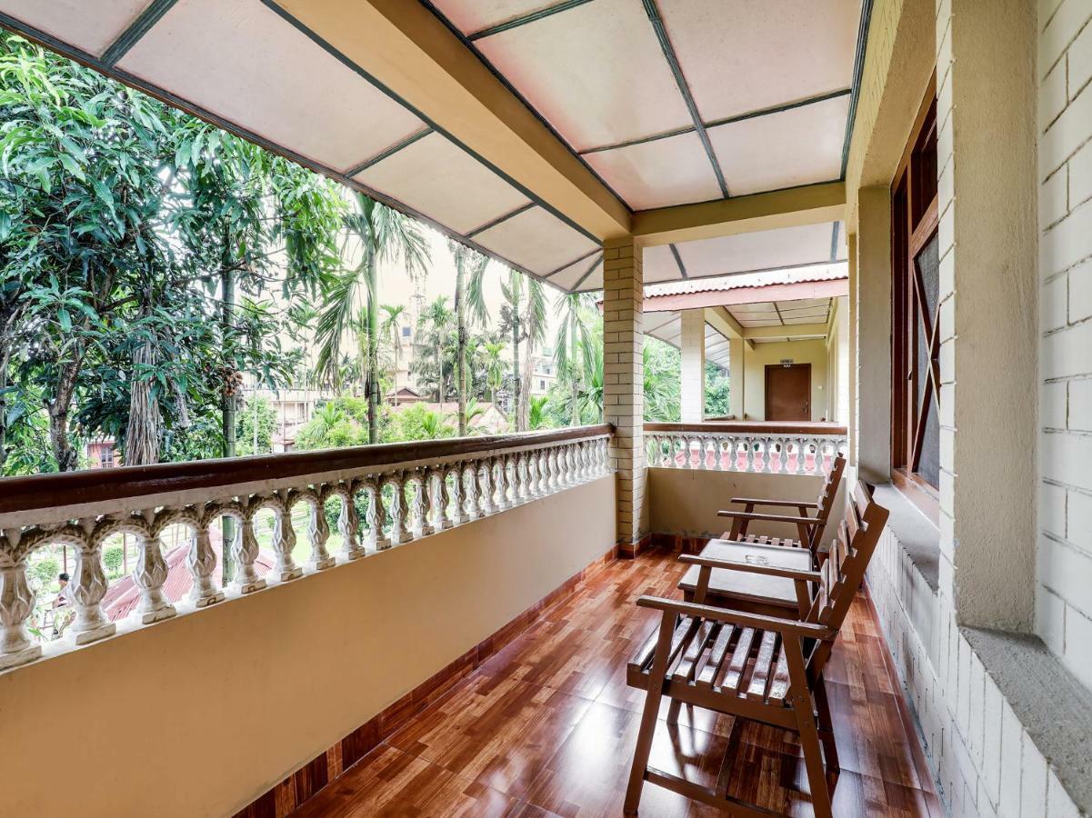 Hotel Wildlife Camp Sauraha Luaran gambar
