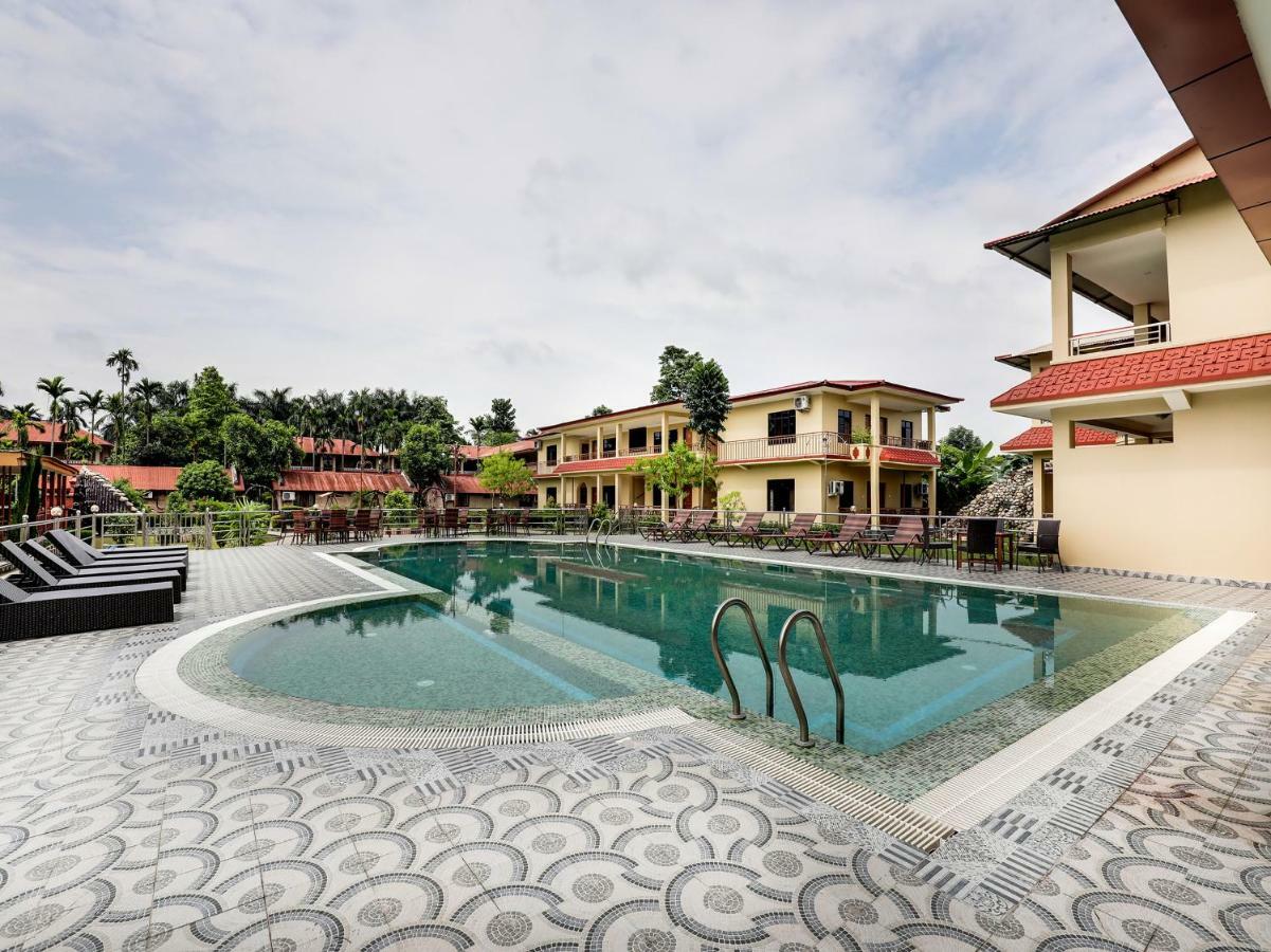 Hotel Wildlife Camp Sauraha Luaran gambar
