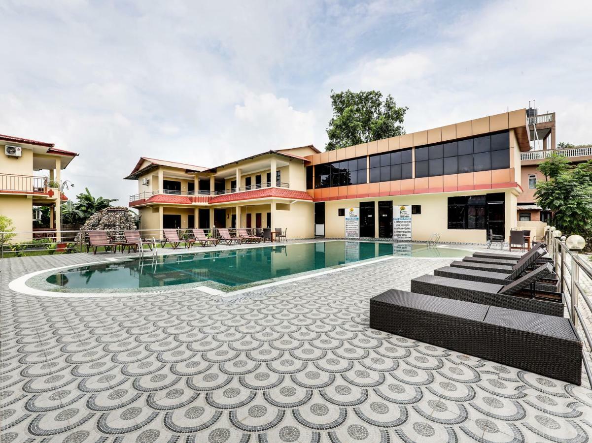 Hotel Wildlife Camp Sauraha Luaran gambar