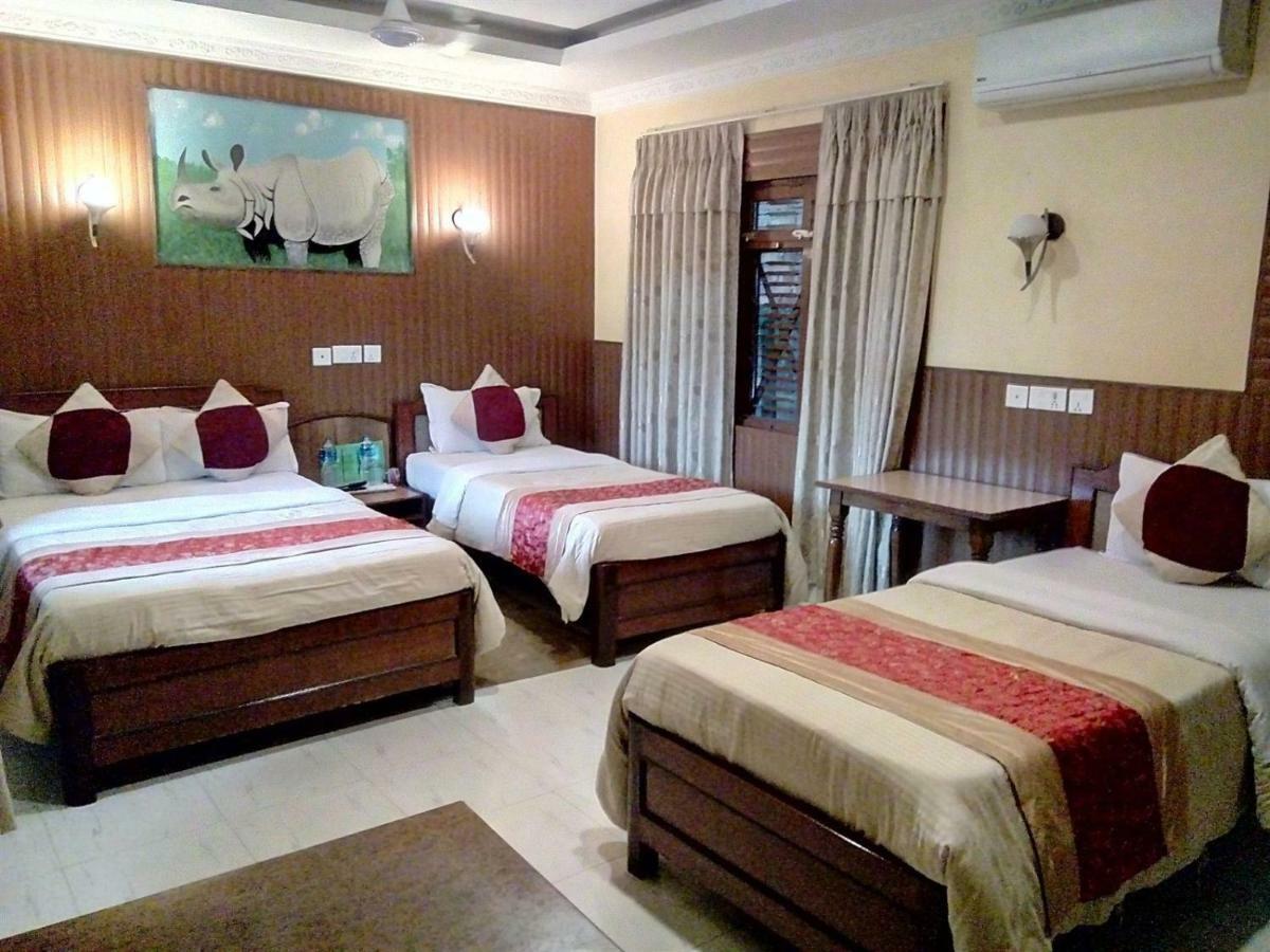 Hotel Wildlife Camp Sauraha Luaran gambar