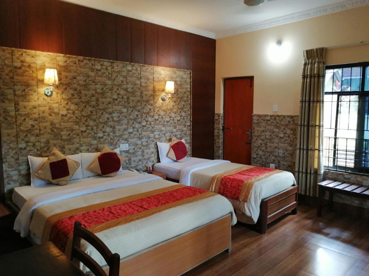 Hotel Wildlife Camp Sauraha Luaran gambar